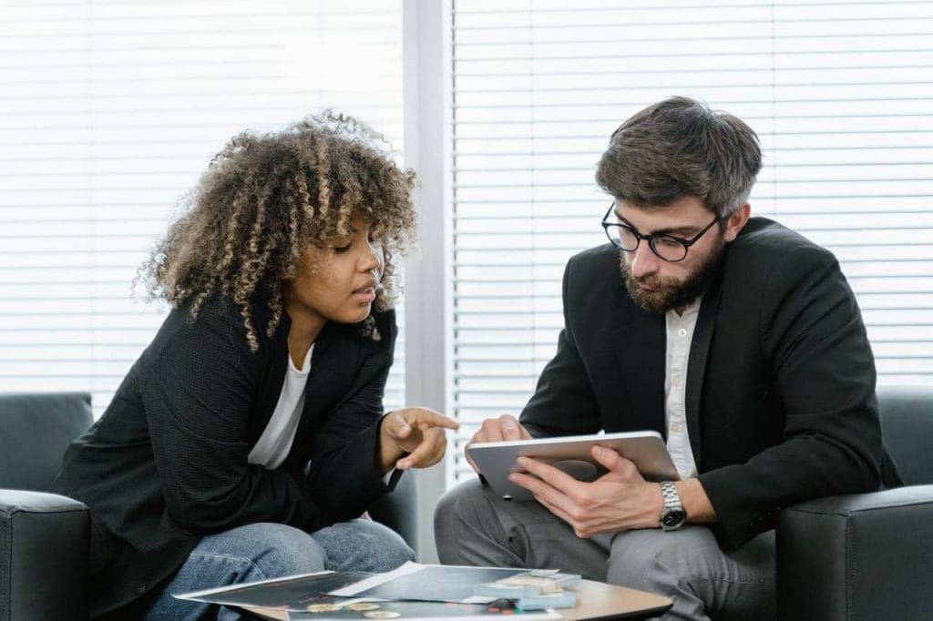 5 Essential Components of a Data Strategy for the Financial Services Industry 1 Data Strategy for Financial Services Industry